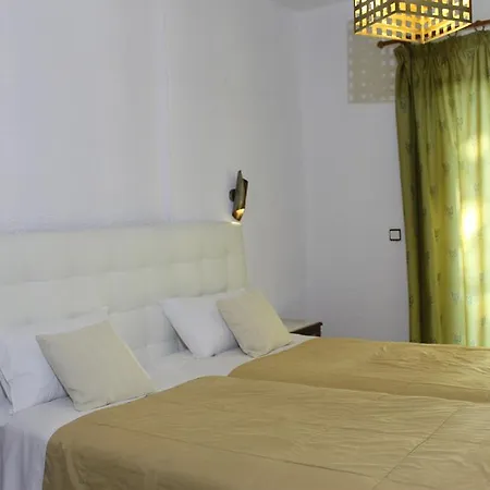 Vallian Village Hotell