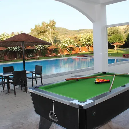 Hotell Vallian Village 3*