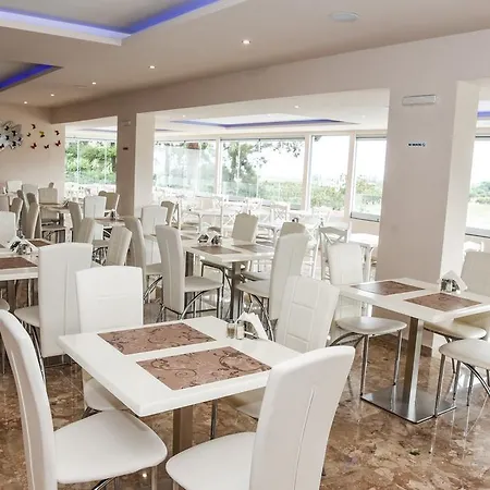 Vallian Village Hotell