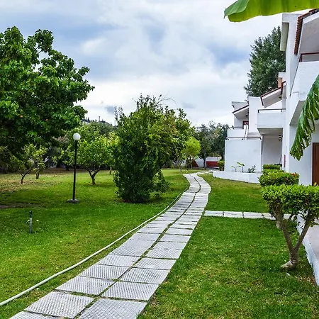 Vallian Village 3* Paradeísion