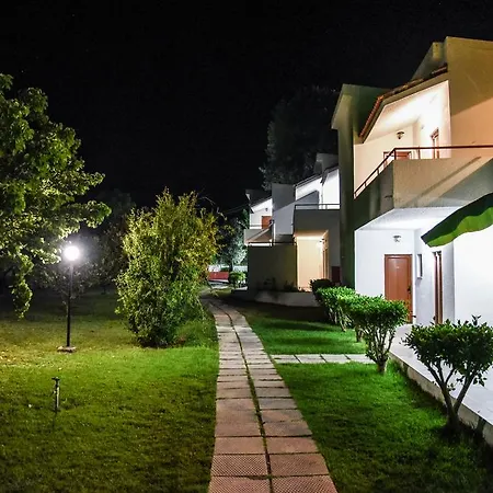 Hotell Vallian Village 3*