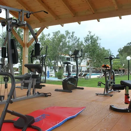 Vallian Village Hotell 3*