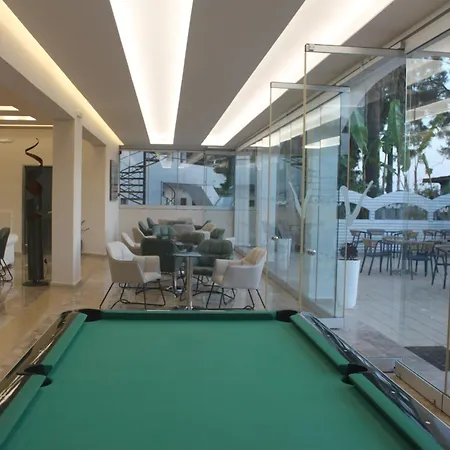 호텔 Vallian Village 3*