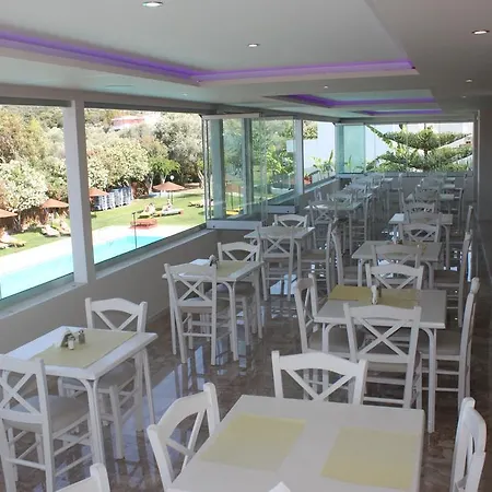 Hotel Vallian Village 3*